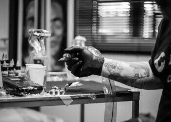 Tattoo art (Unsplash | Maxim Hopman)