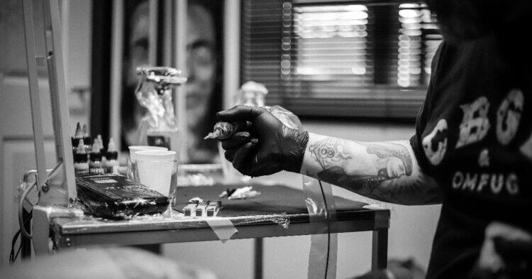 Tattoo art (Unsplash | Maxim Hopman)