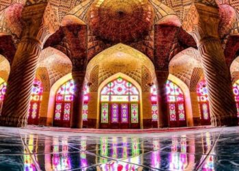 The Nasir Al-Mulk Mosque in Iran (reddit | crow-bot)