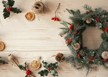 DIY wreath (Unsplash | Milada Vigerova)