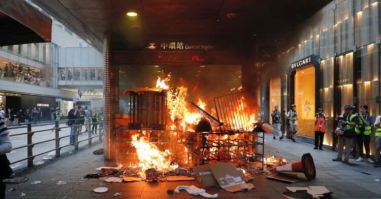 Flaming subway in Hong Kong (Reddit | fapling123)