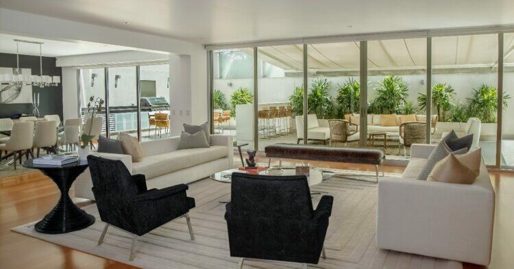 Modern interior home design (Unsplash | alcasqui)