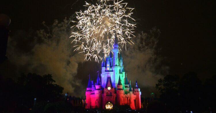 Magic Kingdom fireworks (Unsplash | Jaime Creixems)