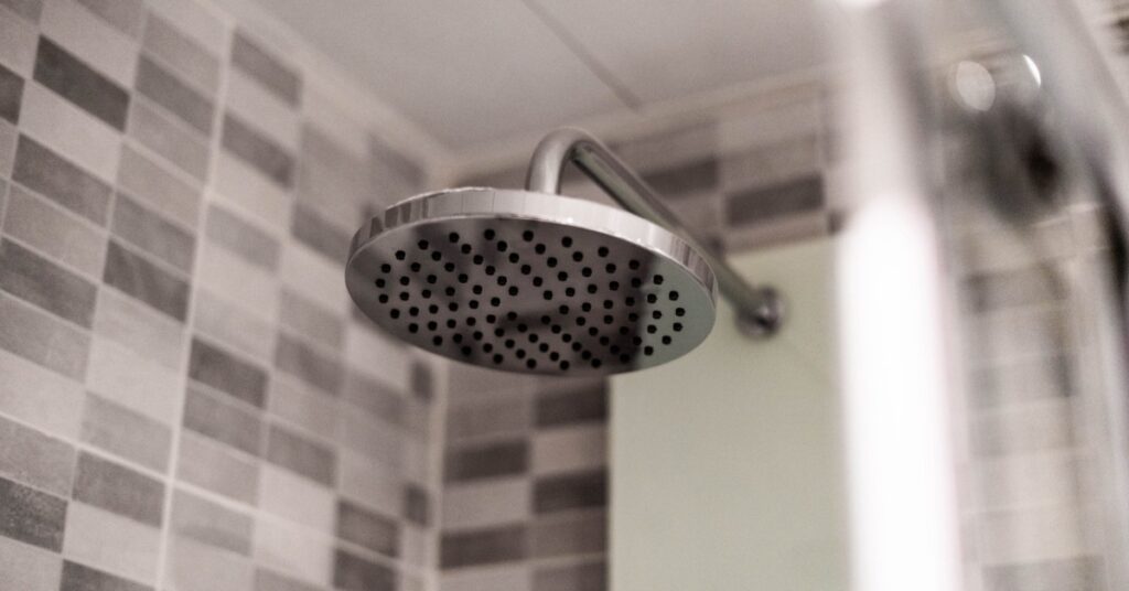 Shower head (Unsplash | kevin Baquerizo)