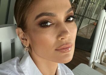 instagram | @jlo