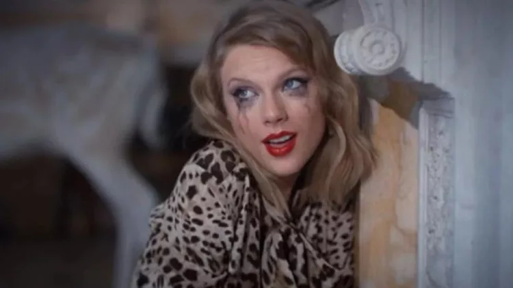 E Online | Taylor Swift