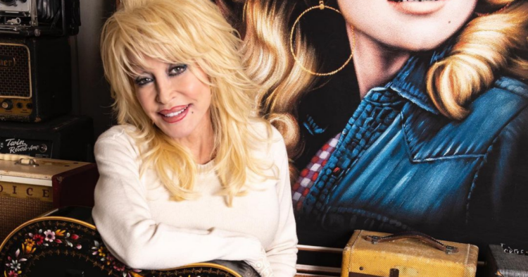 Instagram | @dollyparton