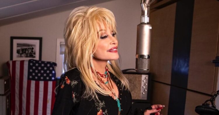 Instagram | @dollyparton