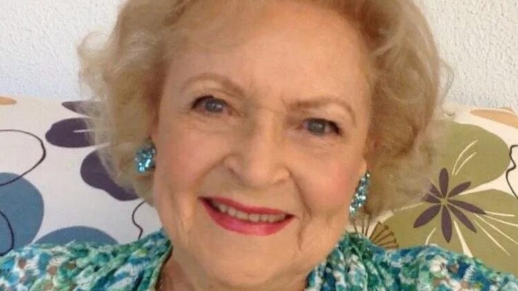 instagram | @bettymwhite