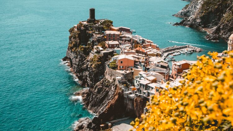 Unsplash | Josh Hild