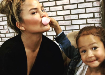 Instagram | @chrissyteigen