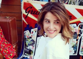 Instagram | @cobiesmulders