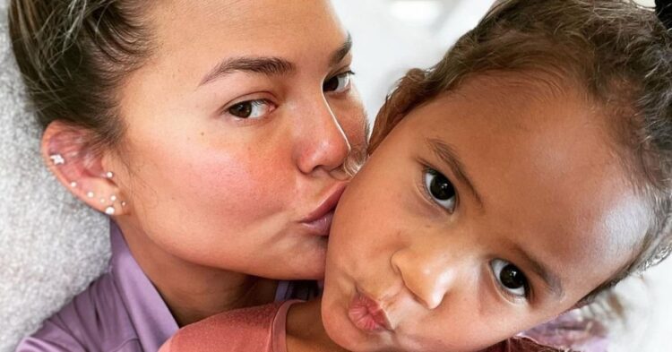 Instagram | @chrissyteigen