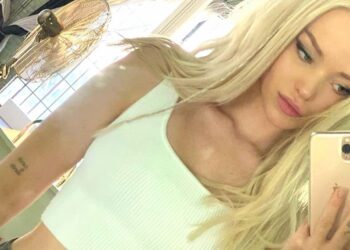 Instagram | @dovecameron