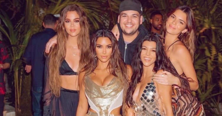 [Instagram | @https://www.instagram.com/p/CG2zK7WgghF/)kimkardashian](