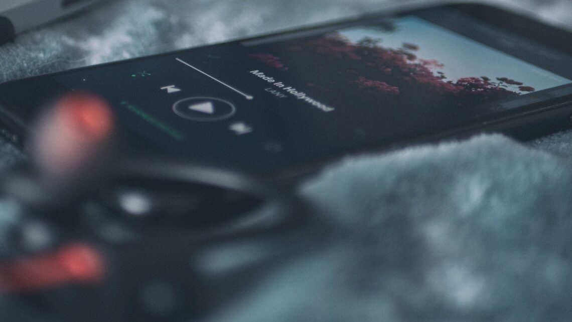 Unsplash | Mark Cruz