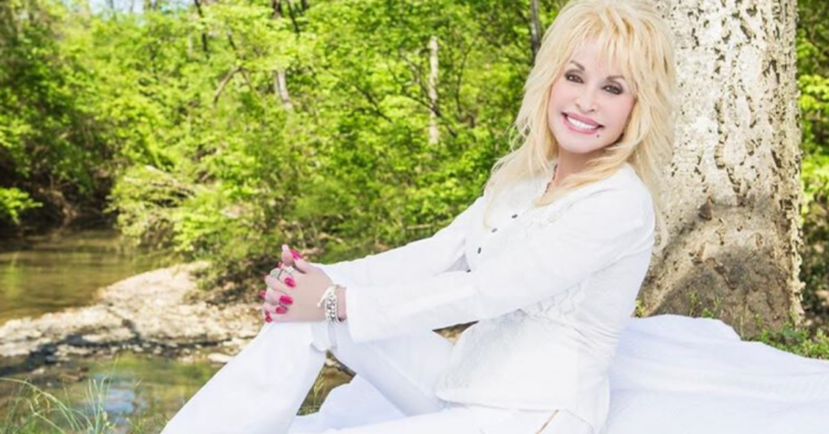 Instagram | @dollyparton