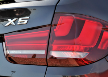 Car tail light (Pixabay | F. Muhammad)