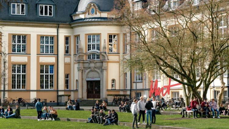 Unsplash | Bucerius Law School