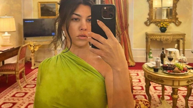 instagram | @kourtneykardashian