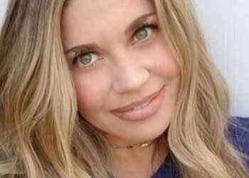 Instagram | @daniellefishel