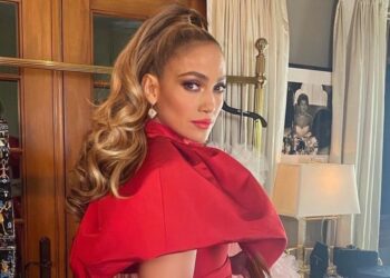 Instagram | @jlo