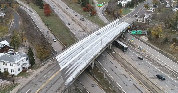 Image of an iced bridge among clear roads (Reddit | SAT0725)