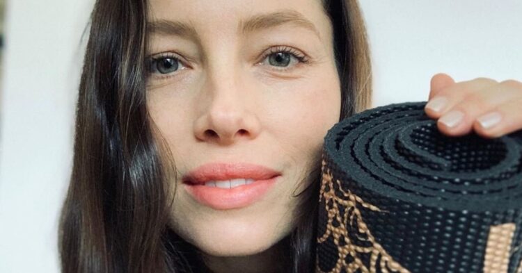 Instagram | @jessicabiel