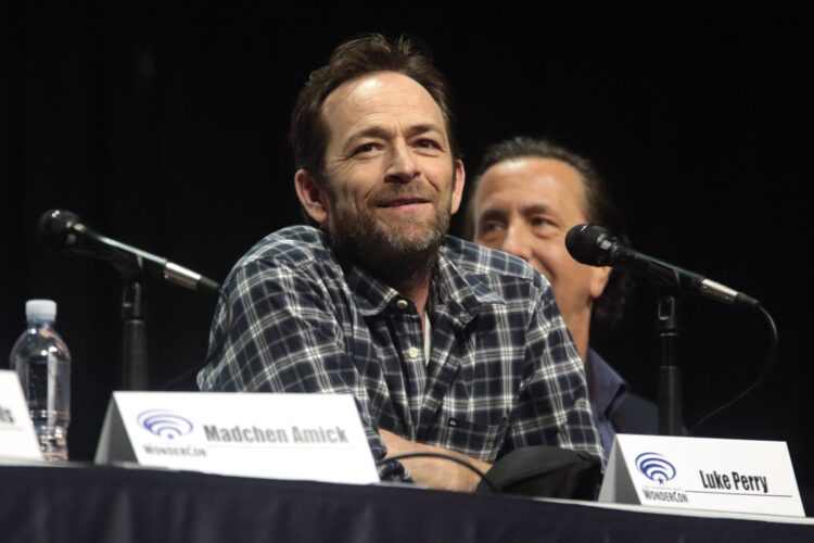 Wikimedia | https://commons.wikimedia.org/wiki/File:Luke_Perry_(32983346134).jpg