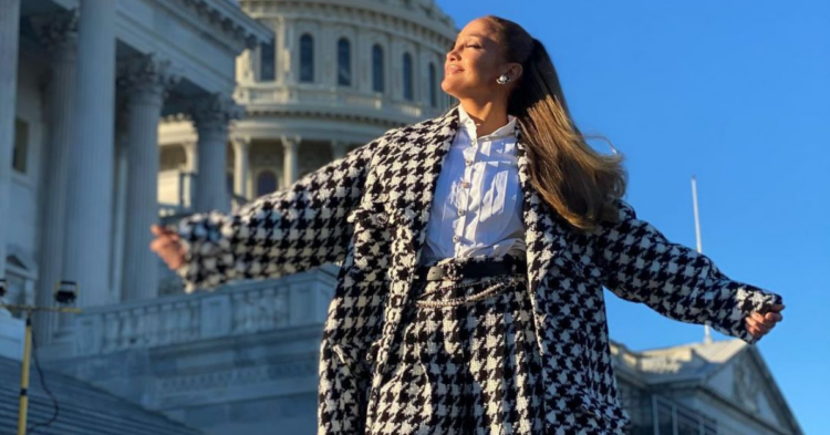 Instagram | @jlo