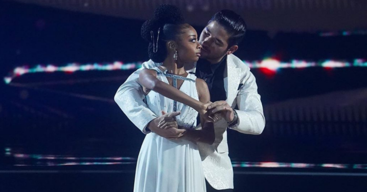 Instagram | @dancingabc