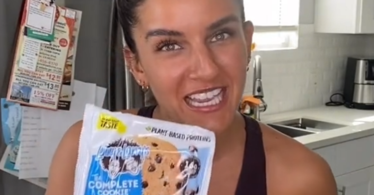 TikTok | @lauraghiacy