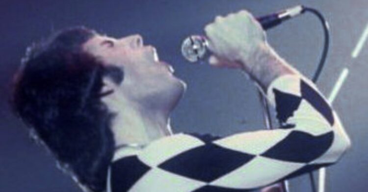 Wikimedia | https://commons.wikimedia.org/wiki/File:FreddieMercurySinging1977.jpg