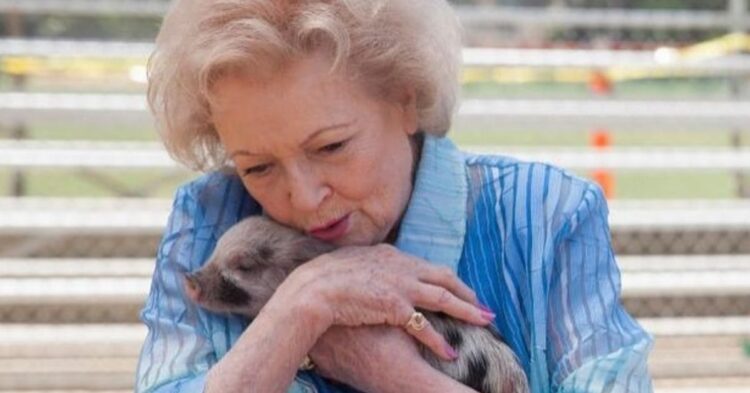 Instagram | @bettymwhite