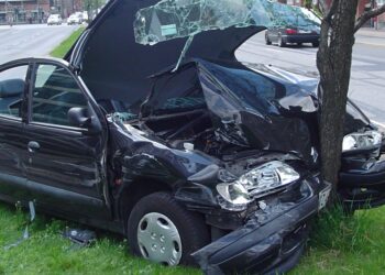 Wikimedia | https://commons.wikimedia.org/wiki/File:Car_crash_1.jpg