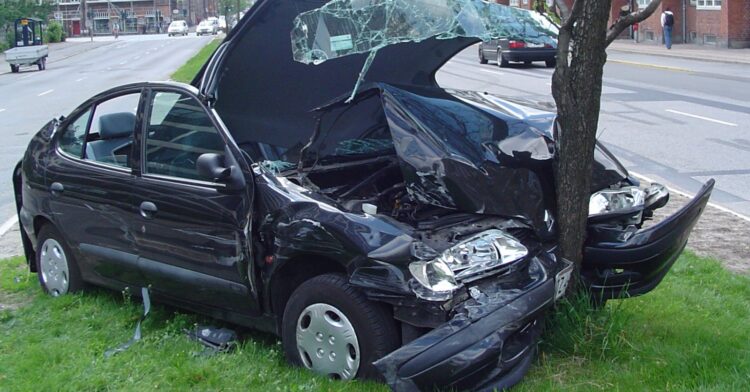 Wikimedia | https://commons.wikimedia.org/wiki/File:Car_crash_1.jpg