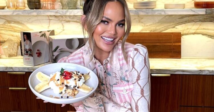 Instagram | @chrissyteigen