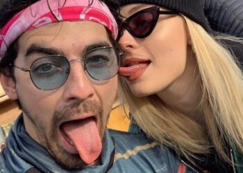 Instagram | @sophiet