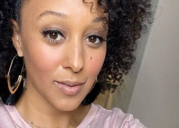 Instagram | @tameramowrytwo