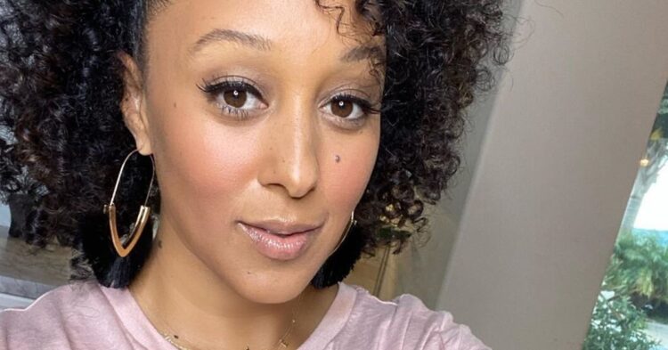 Instagram | @tameramowrytwo