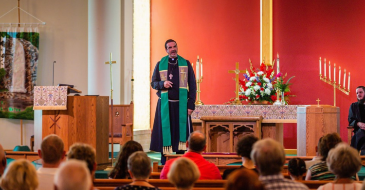 Church pastor defends Jenna after woman body shames her