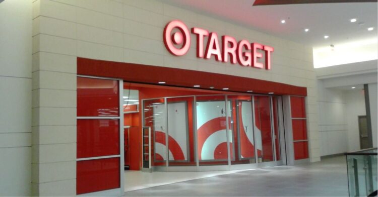 Wikimedia | https://commons.wikimedia.org/wiki/File:2nd_floor_entrance_of_a_Target_store