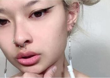 Instagram | @deadanimemom