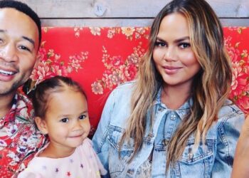 Instagram | @chrissyteigen