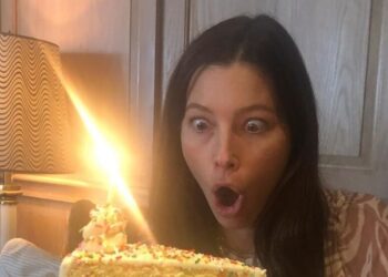 Instagram | @jessicabiel