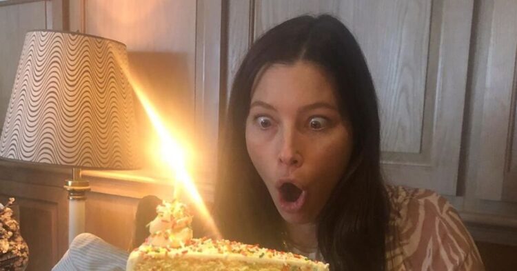 Instagram | @jessicabiel