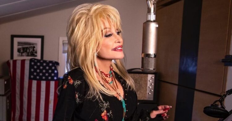 Instagram | @dollyparton