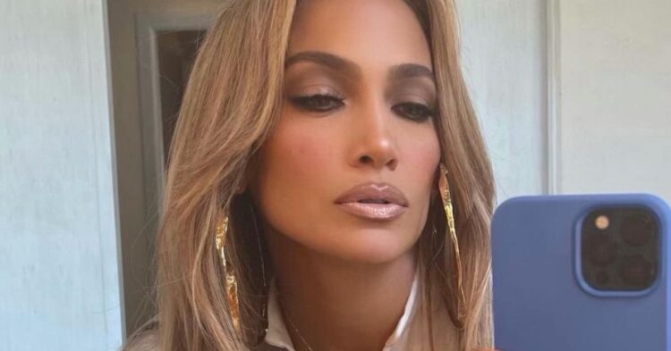 Instagram | @jlo