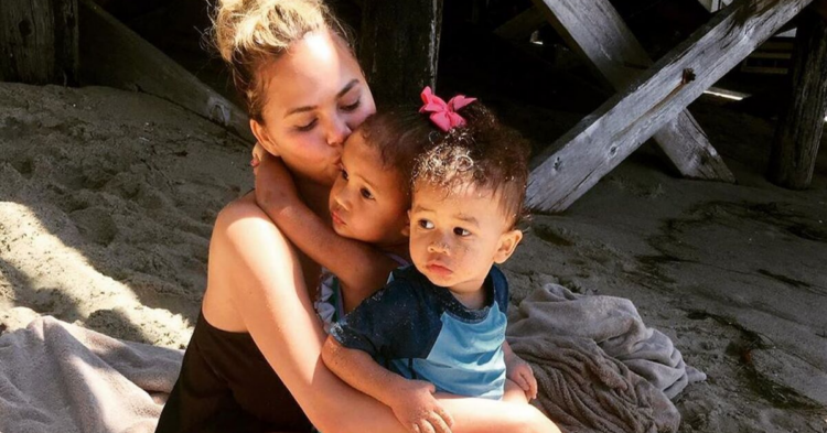 Instagram | @chrissyteigen