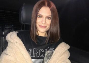 Instagram | @jessiej